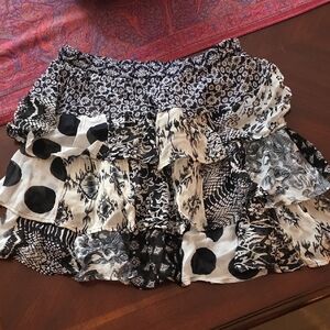 Nwt Young Threads Black and White Patterned Women's Skirt